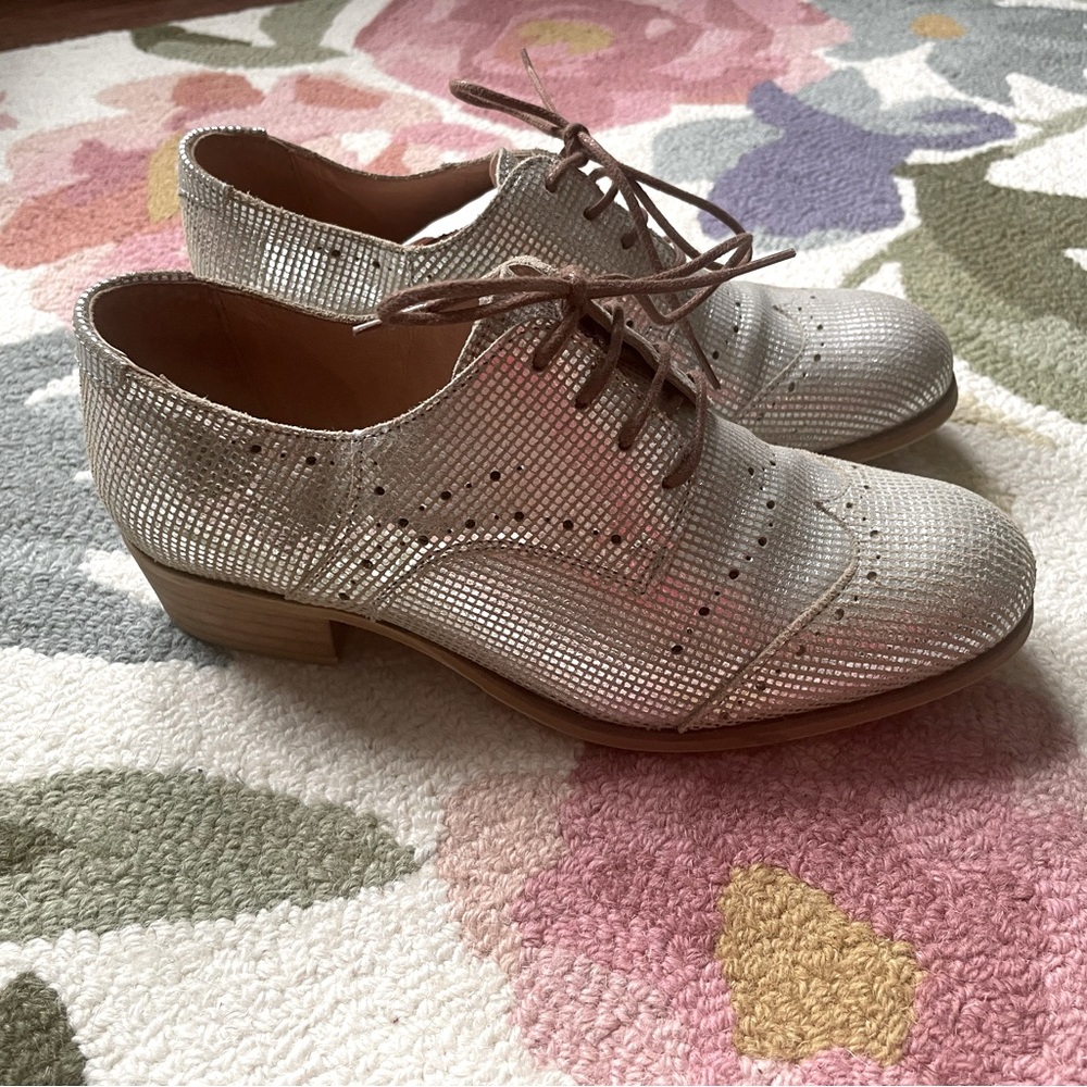 Coque Terra Mary Jane’s, size 8, silver